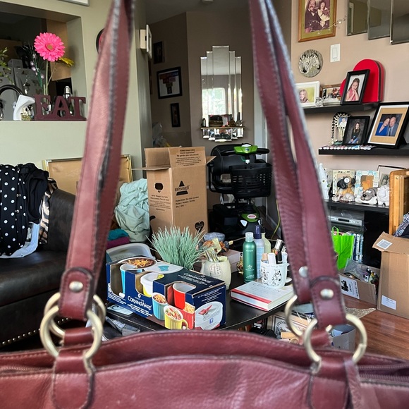 Vintage Burgundy Genuine Leather Gold Toned Hardware Satchel Handbag - Picture 4 of 12
